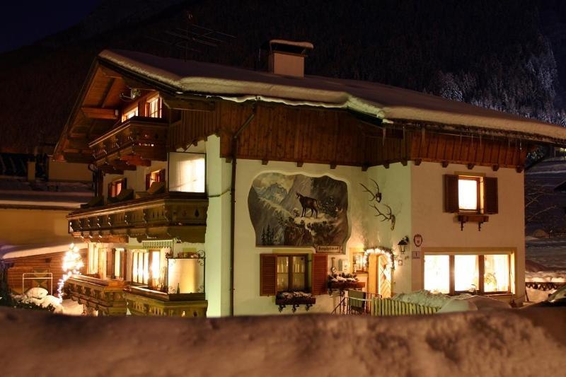 Haus Bergheimat - Familie Oberacher Casa de hóspedes Fulpmes Exterior foto